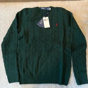 Polo by Ralph Lauren wool-and-cashmere-blend
Color-Classic green
Size-small